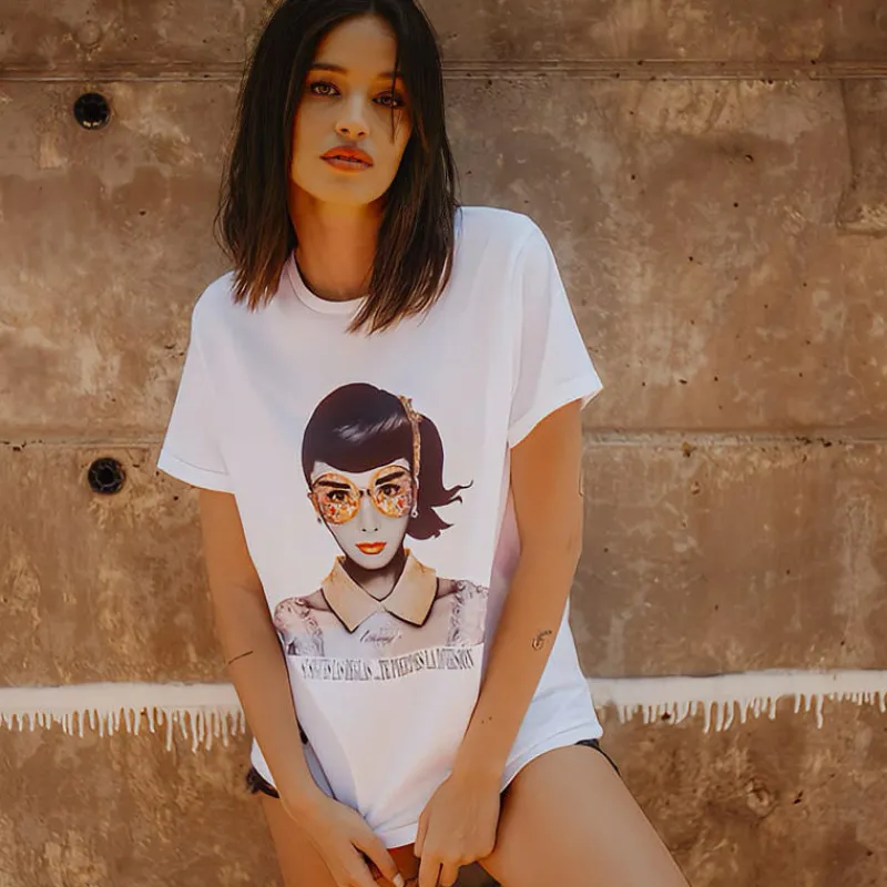 camiseta_unisex_be_happiness_audrey_diamonds_blanca_3.webp BE HAPPINESS Ropa De Hombre | Camisetas*Camiseta Unisex Audrey Diamonds BLANCA