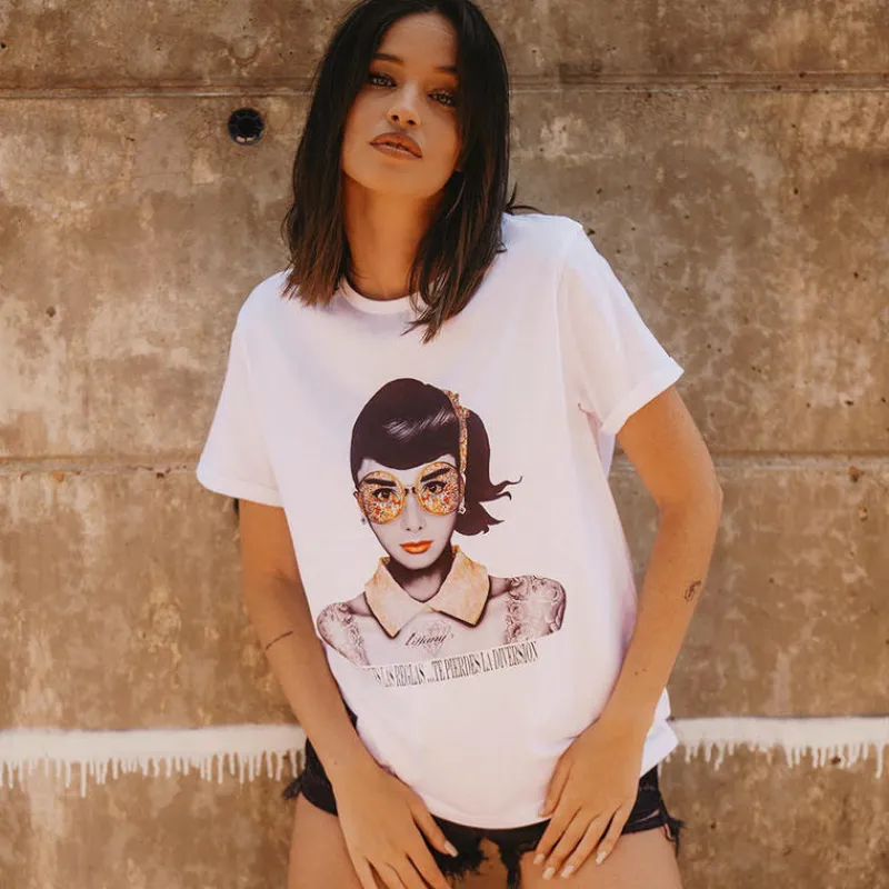 camiseta_unisex_be_happiness_audrey_diamonds_blanca_5.webp BE HAPPINESS Ropa De Hombre | Camisetas*Camiseta Unisex Audrey Diamonds BLANCA