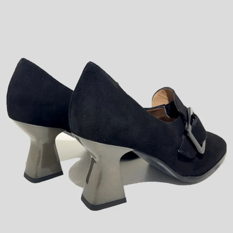 copete_tacn_plumers_hebilla_ante_negro_3.webp PLUMERS Zapatos*Copete Tacón Hebilla Ante NEGRO