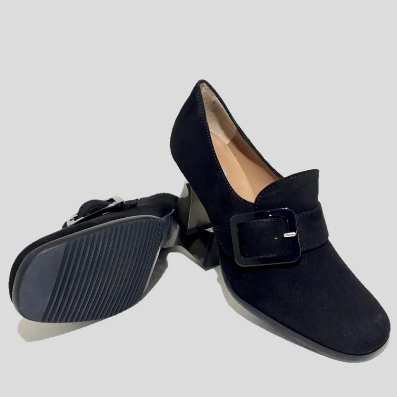 copete_tacn_plumers_hebilla_ante_negro_7.webp PLUMERS Zapatos*Copete Tacón Hebilla Ante NEGRO