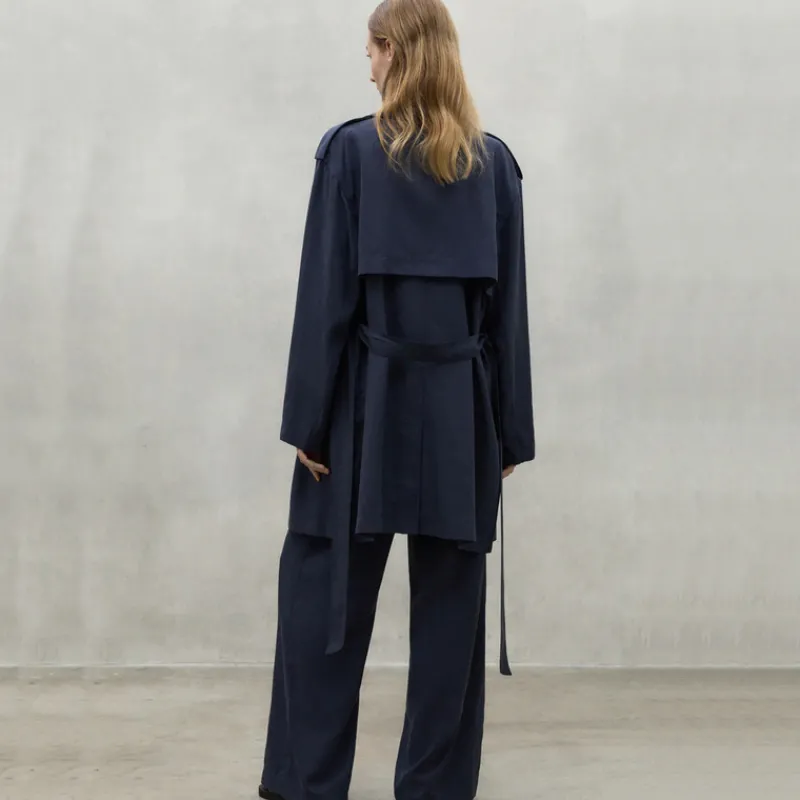 gabardina_corta_ecoalf_jaya_marino_2.webp ECOALF Abrigos Y Cazadoras*Gabardina Corta Jaya MARINO