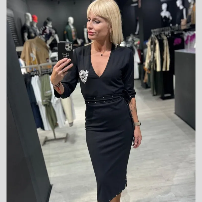 vestido_midi_lasal_escudo_tachas_negro_2.webp LA SAL Vestidos*Vestido Midi LaSAL Escudo Tachas NEGRO